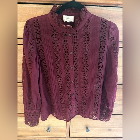 Sezane Rym shirt in burgundy. - Picture 2 of 5